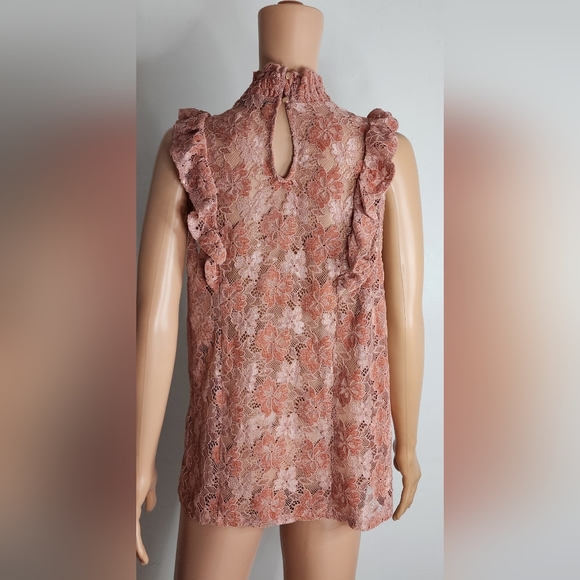 Cable & Gauge mock neck keyhole back, sleeveless burnout velour/lace look blouse - Picture 7 of 11